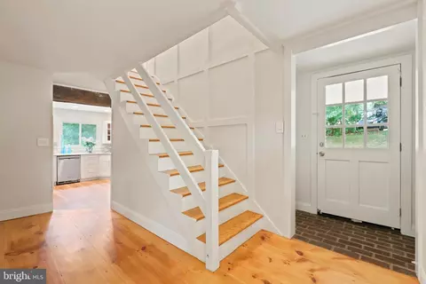 Entry Way - 575 W Valley Rd, Wayne, PA 19087 photo 5 of 9