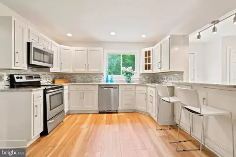 Kitchen - 575 W Valley Rd, Wayne, PA 19087 photo 2 of 2