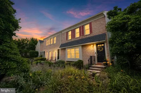 407 Everest Cir #407, West Chester, PA 19382