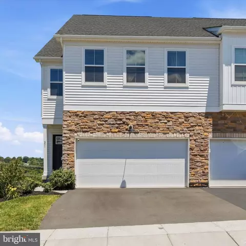 851 Pecan Rd, Spring City, PA 19475