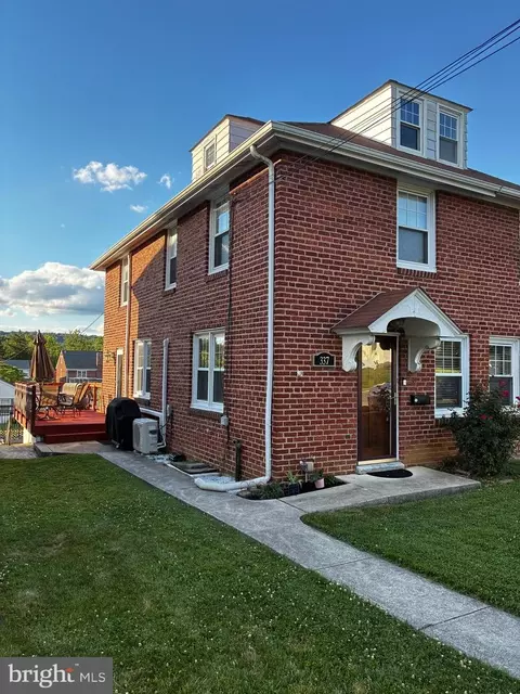 337 W Pennsylvania Ave, Downingtown, PA 19335
