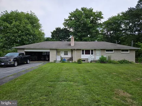 35 Nottingham Dr, Nottingham, PA 19362