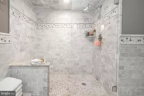 Bath - 8 Sugar Knoll Dr, Devon, PA 19333 photo 3 of 8