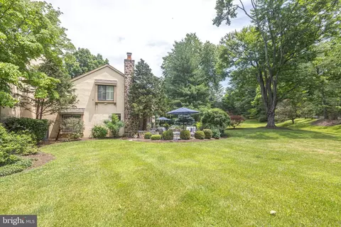 Exterior - 8 Sugar Knoll Dr, Devon, PA 19333 photo 8 of 10