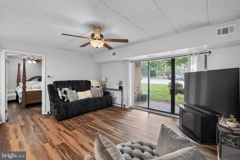 Living - 710 Washington Pl #10, Chesterbrook, PA 19087 photo 2 of 2