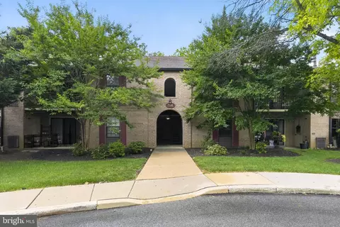 710 Washington Pl #10, Chesterbrook, PA 19087