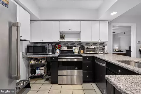 Kitchen - 710 Washington Pl #10, Chesterbrook, PA 19087 photo 1 of 2
