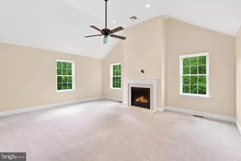 Living - 905 Newtown Rd, Devon, PA 19333 photo 12 of 14