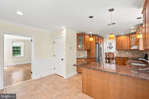 Kitchen - 905 Newtown Rd, Devon, PA 19333 photo 1 of 7