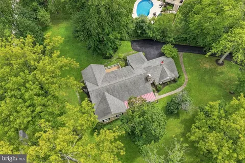 View/Area - 905 Newtown Rd, Devon, PA 19333 photo 4 of 4