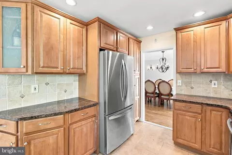 Kitchen - 905 Newtown Rd, Devon, PA 19333 photo 5 of 7