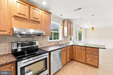 Kitchen - 905 Newtown Rd, Devon, PA 19333 photo 7 of 7