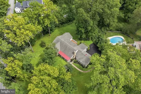 View/Area - 905 Newtown Rd, Devon, PA 19333 photo 3 of 4