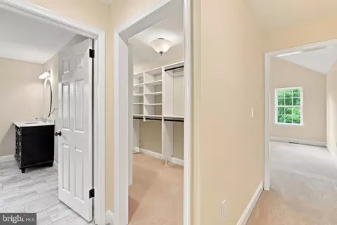 Entry Way - 905 Newtown Rd, Devon, PA 19333 photo 2 of 3