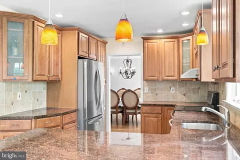 Kitchen - 905 Newtown Rd, Devon, PA 19333 photo 2 of 7