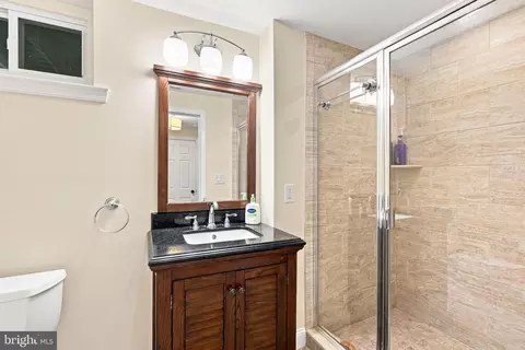 Bath - 905 Newtown Rd, Devon, PA 19333 photo 5 of 5