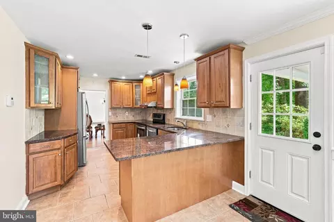 Kitchen - 905 Newtown Rd, Devon, PA 19333 photo 3 of 7