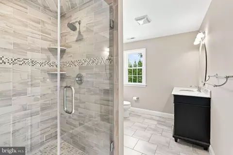 Bath - 905 Newtown Rd, Devon, PA 19333 photo 1 of 5