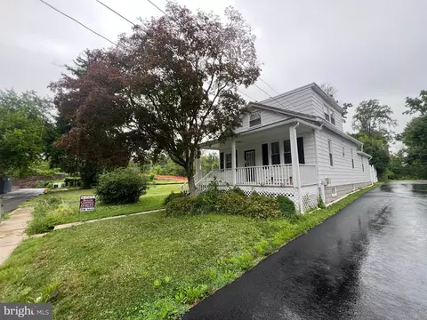 1019 Riverside Dr, Pottstown, PA 19465