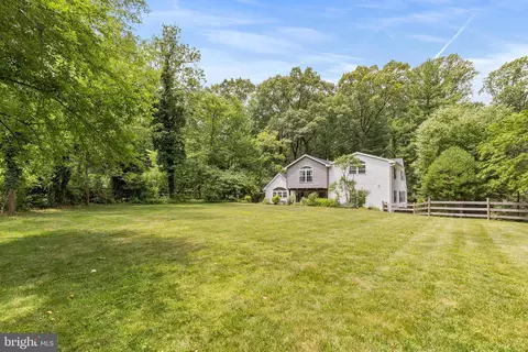 Exterior - 661 Old Eagle School Rd, Wayne, PA 19087 photo 6 of 6