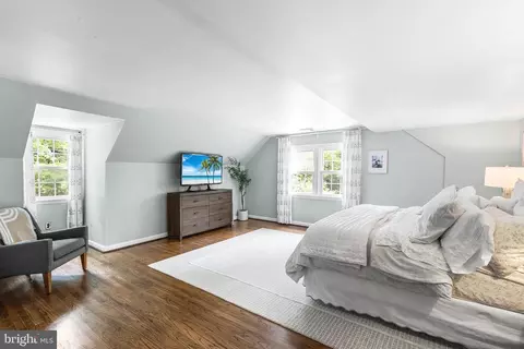 Bedroom - 661 Old Eagle School Rd, Wayne, PA 19087 photo 3 of 8