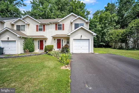63 Pinckney Dr, Coatesville, PA 19320