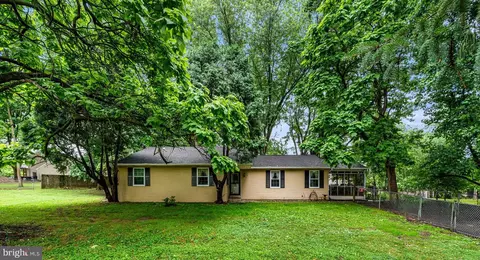 102 Westview Dr, Lincoln University, PA 19352