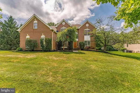 2069 Saint Andrews Dr, Berwyn, PA 19312