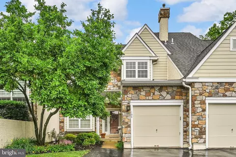 104 Daylesford Blvd #104, Berwyn, PA 19312