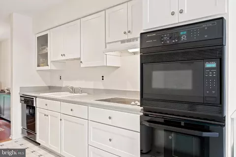 Kitchen - 303 Hanover Ct, Chesterbrook, PA 19087 photo 3 of 3