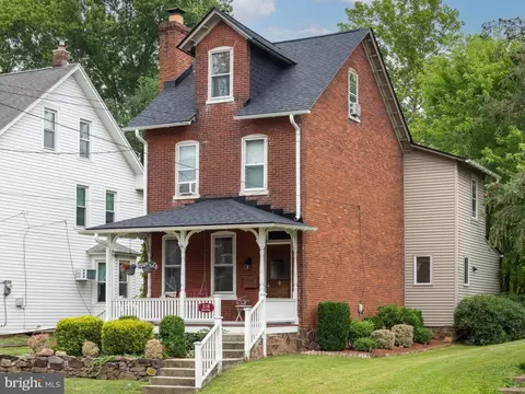 518 Broad St, Spring City, PA 19475