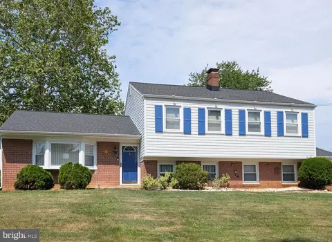 1264 Estate Dr, West Chester, PA 19380