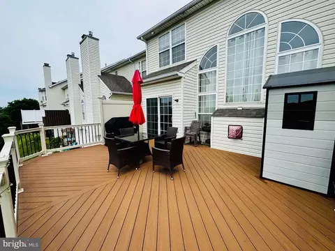 27 Lincoln Dr, Downingtown, PA 19335