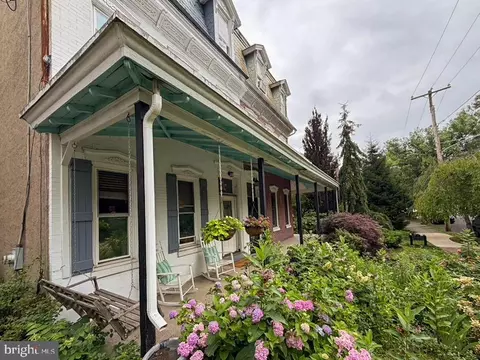 175 2nd Ave, Phoenixville, PA 19460