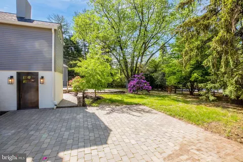 Exterior - 1110 W Valley Rd, Wayne, PA 19087 photo 7 of 11