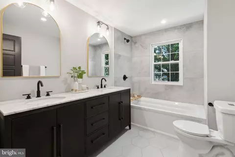 Bath - 1110 W Valley Rd, Wayne, PA 19087 photo 4 of 7