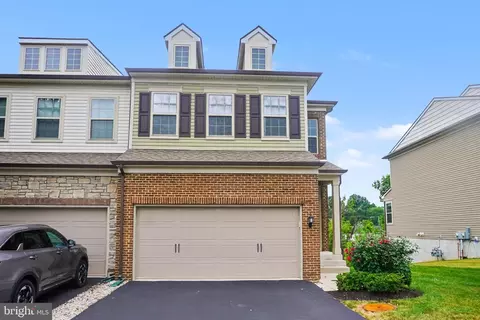 49 Locks Farm Ln, Downingtown, PA 19335
