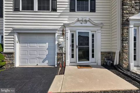 44 Tuxford Ln #44, Coatesville, PA 19320