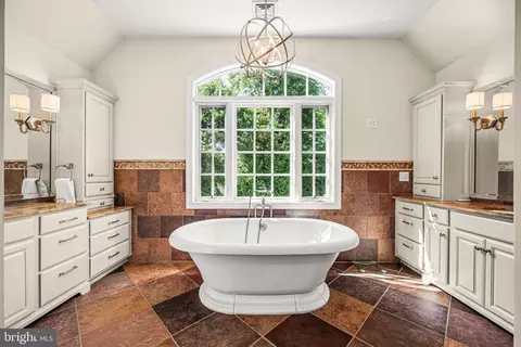 205 Exeter Rd, Devon, PA 19333 photo 38