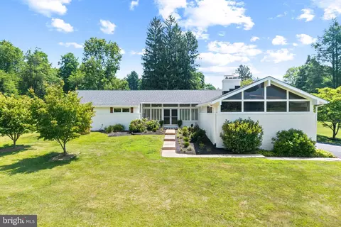 441 Burnt Mill Rd, Chadds Ford, PA 19317