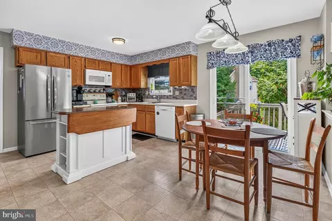 Kitchen - 429 Deep Willow Dr, Exton, PA 19341 photo 1 of 4
