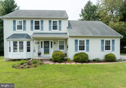 Exterior - 429 Deep Willow Dr, Exton, PA 19341 photo 3 of 5