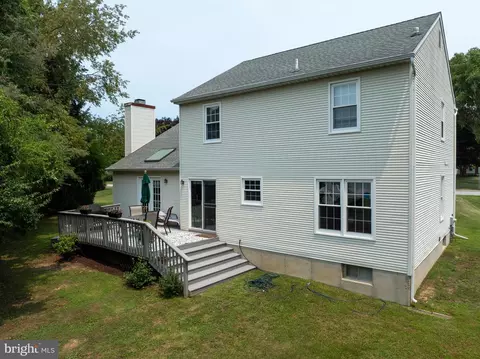 Exterior - 429 Deep Willow Dr, Exton, PA 19341 photo 4 of 5