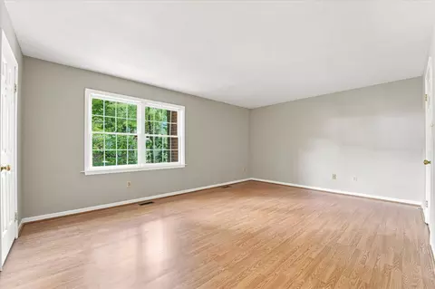 Living - 302 Brighton Cir, Devon, PA 19333 photo 6 of 6