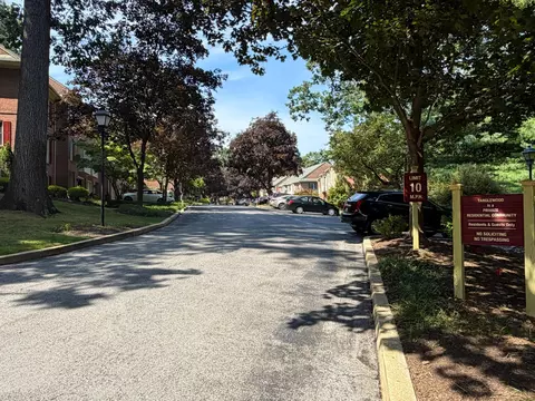 Exterior - 302 Brighton Cir, Devon, PA 19333 photo 7 of 8