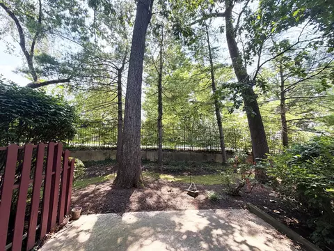 Exterior - 302 Brighton Cir, Devon, PA 19333 photo 3 of 8