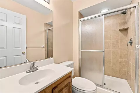 Bath - 302 Brighton Cir, Devon, PA 19333 photo 3 of 4