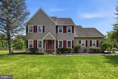 218 Briars Run Dr, Downingtown, PA 19335