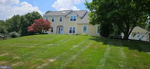 422 S Saddlebrook Cir, Chester Springs, PA 19425