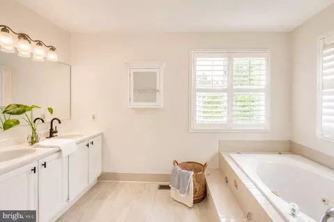 Bath - 101 E Thomas Ct, Kennett Square, PA 19348 photo 5 of 6
